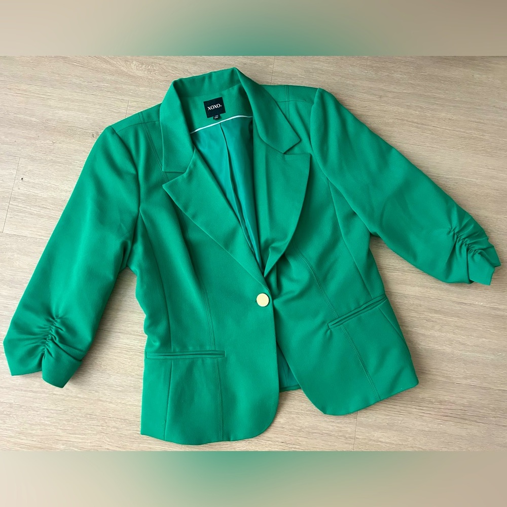 Green cropped blazer